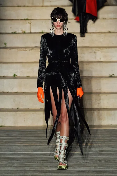 Look 11